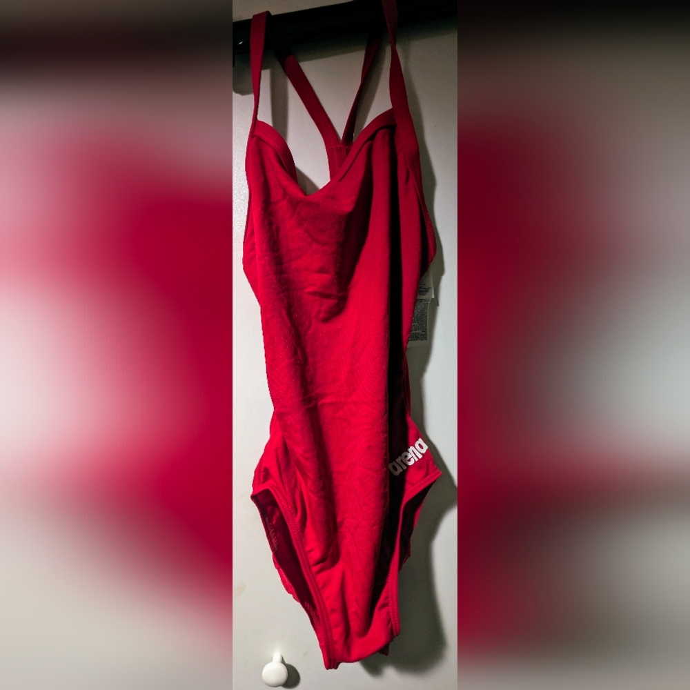 Arena TeamChallenge swimsuit BNWOT